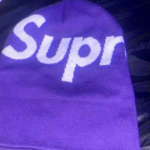Supreme hat brand new never worn before